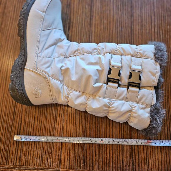 Cozy Winter Off-white Snow Boots - Size 9.5/10 - Picture 9 of 11